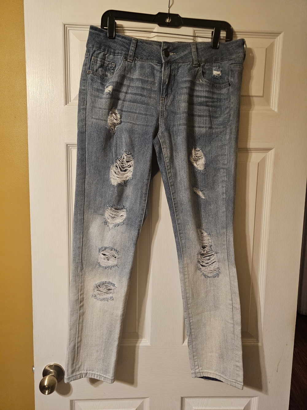 New York and Company Soho Light Blue Distressed Skinny Jeans